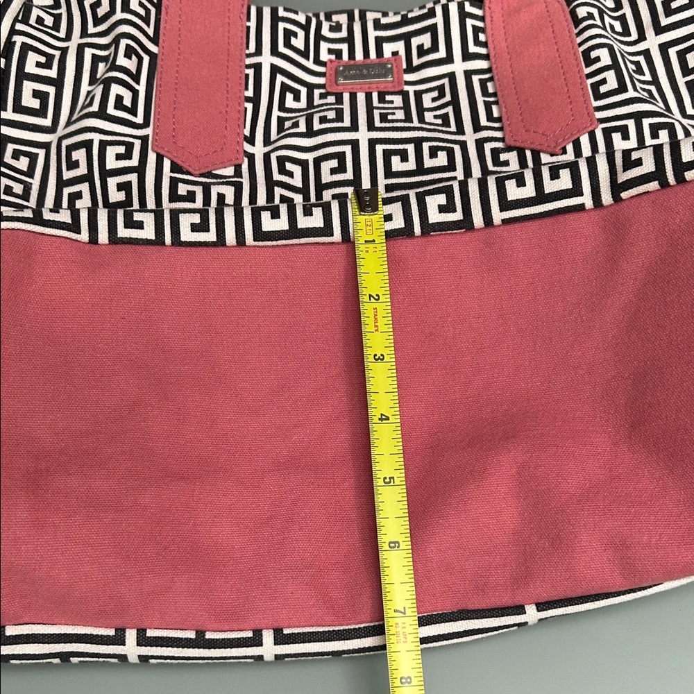 Chic Black and White Patterned Tote with Pink Handles (EUC) - Picture 13 of 14